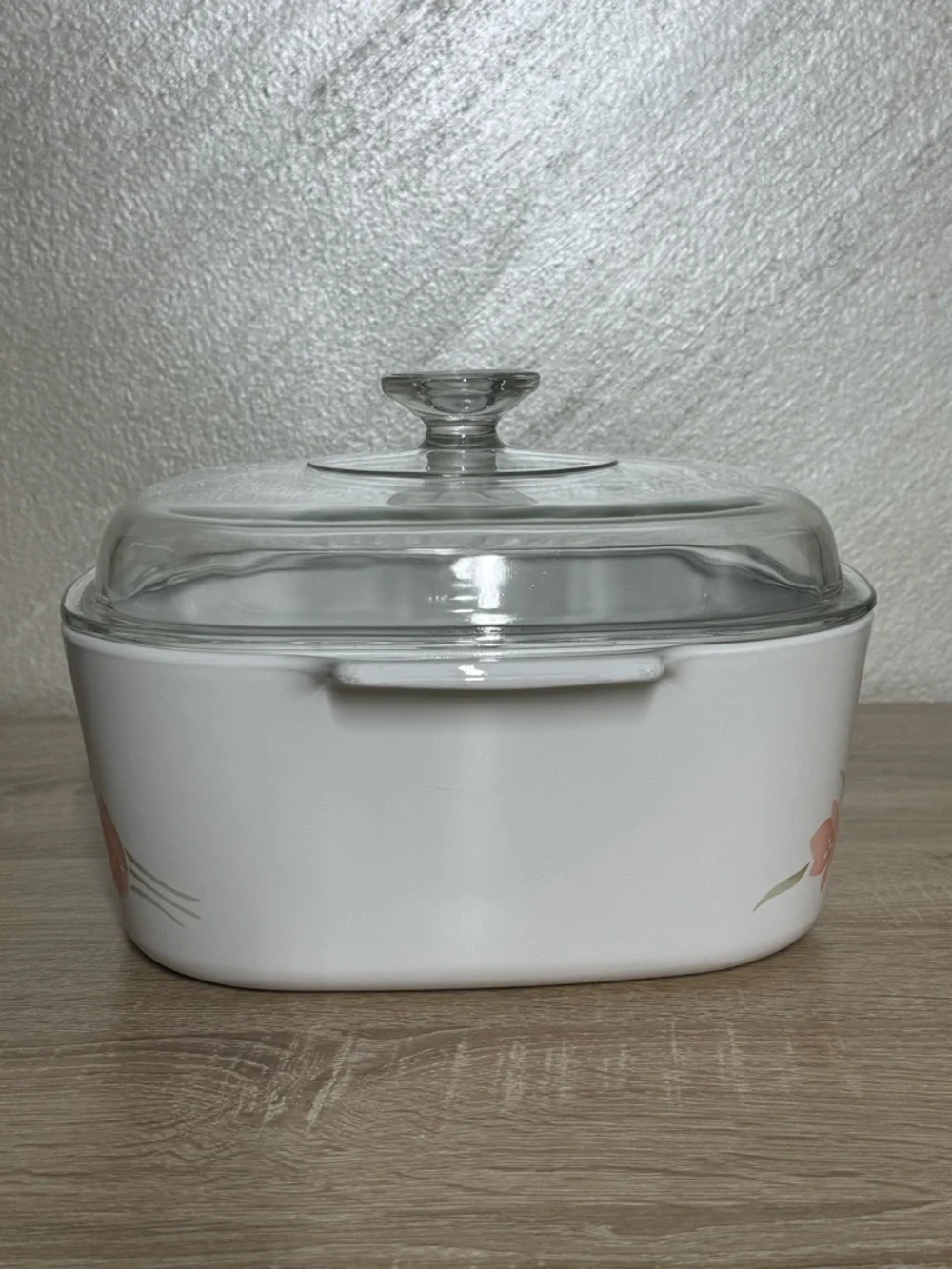 Vintage CorningWare 5-liter casserole dish in the 